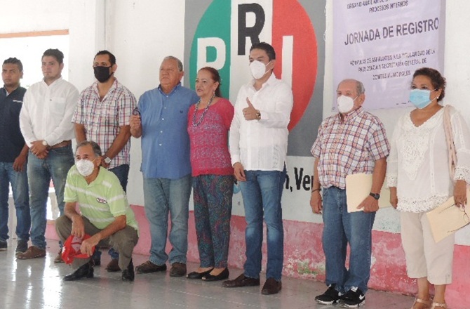 PRESIDE CARLIN, REGISTRO DE ASPIRANTES A DIRIGIR COMITES DEL PRI EN LA CUENCA